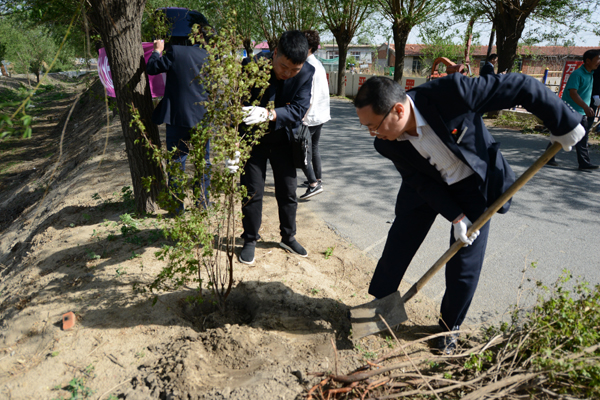 第四版第一条中北公司开展主题党日活动2.JPG