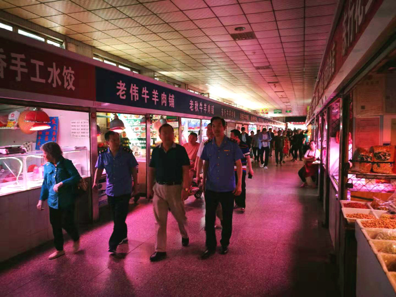 第三版第一条大东门市场迎接领导检查.jpg 第三版第一条大东门市场迎接领导检查.jpg