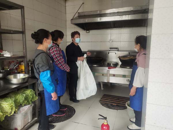 第三版陶林居市场对职工食堂开展消防安全培训.jpg 第三版陶林居市场对职工食堂开展消防安全培训.jpg