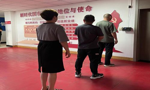 第四版加强作风建设  严格考勤管理.jpg