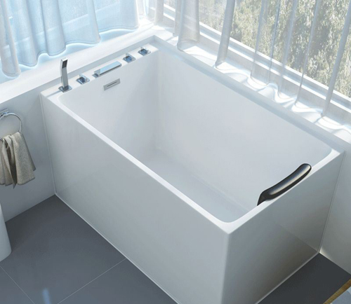 小户型卫生间设计塞下一个浴缸3.jpg